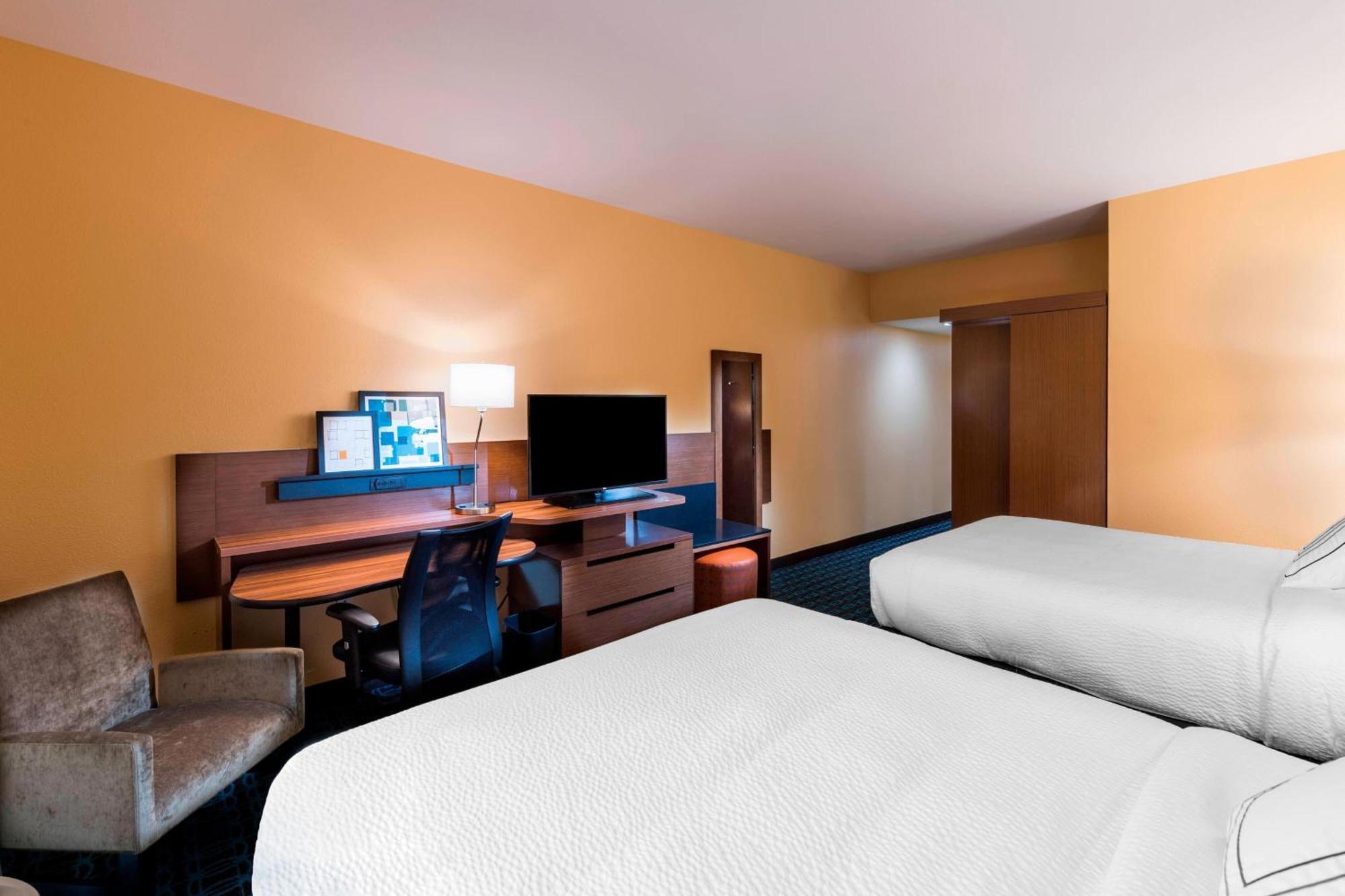 Fairfield Inn & Suites By Marriott Dallas Уаксахачи Екстериор снимка