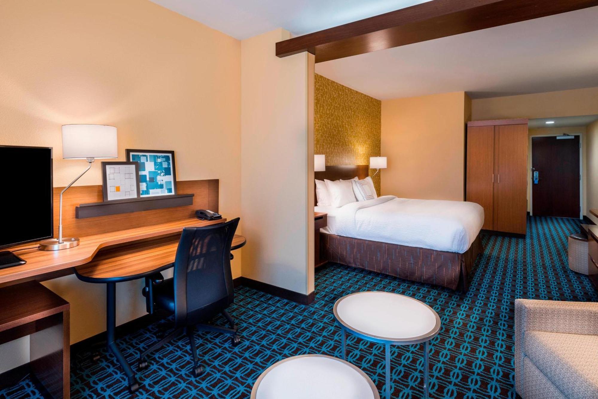 Fairfield Inn & Suites By Marriott Dallas Уаксахачи Екстериор снимка