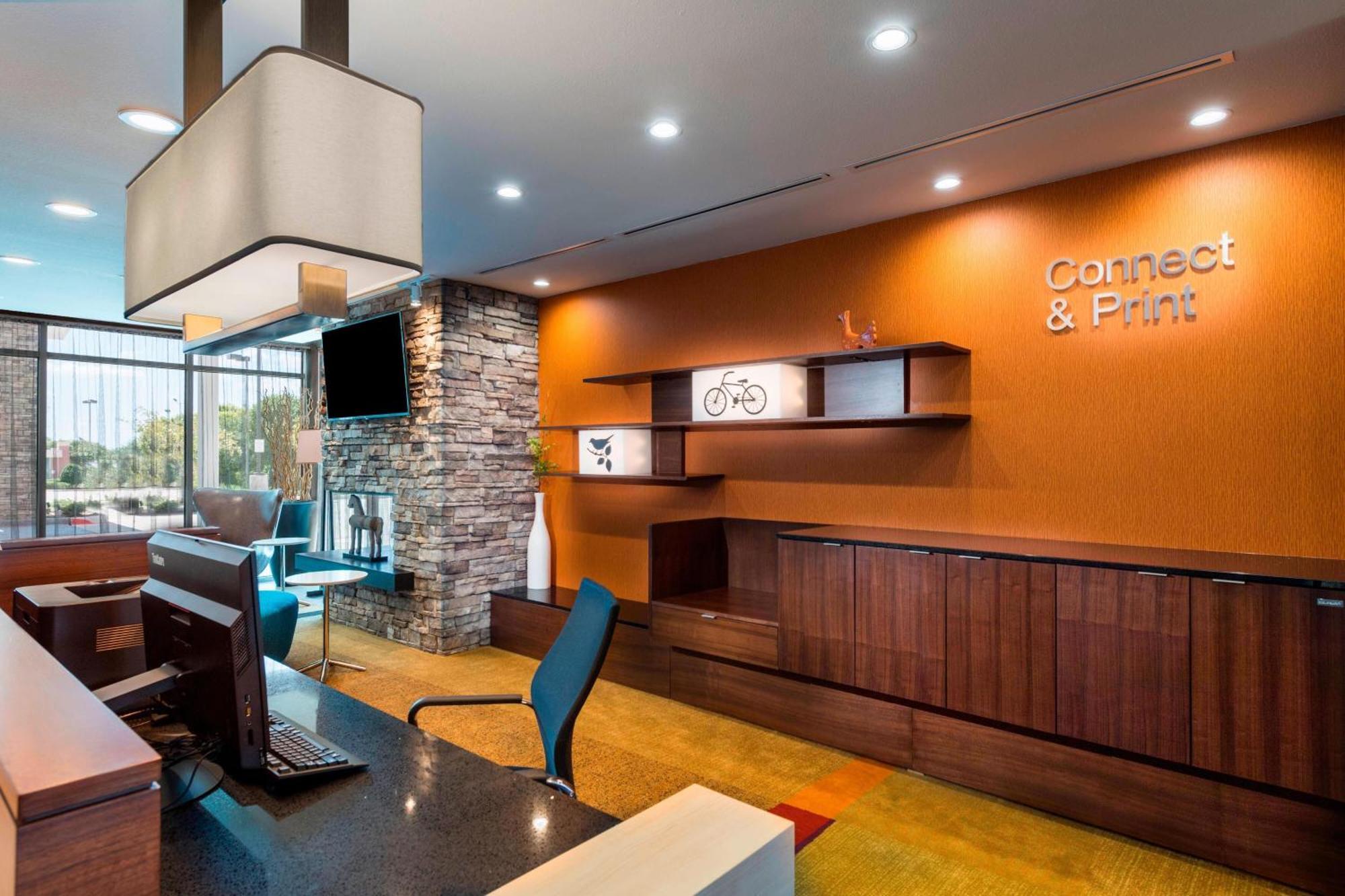 Fairfield Inn & Suites By Marriott Dallas Уаксахачи Екстериор снимка