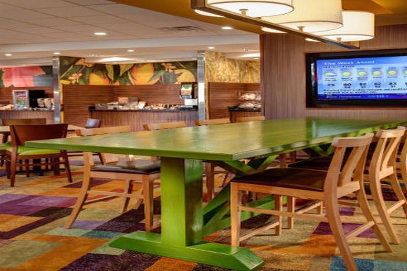 Fairfield Inn & Suites By Marriott Dallas Уаксахачи Екстериор снимка