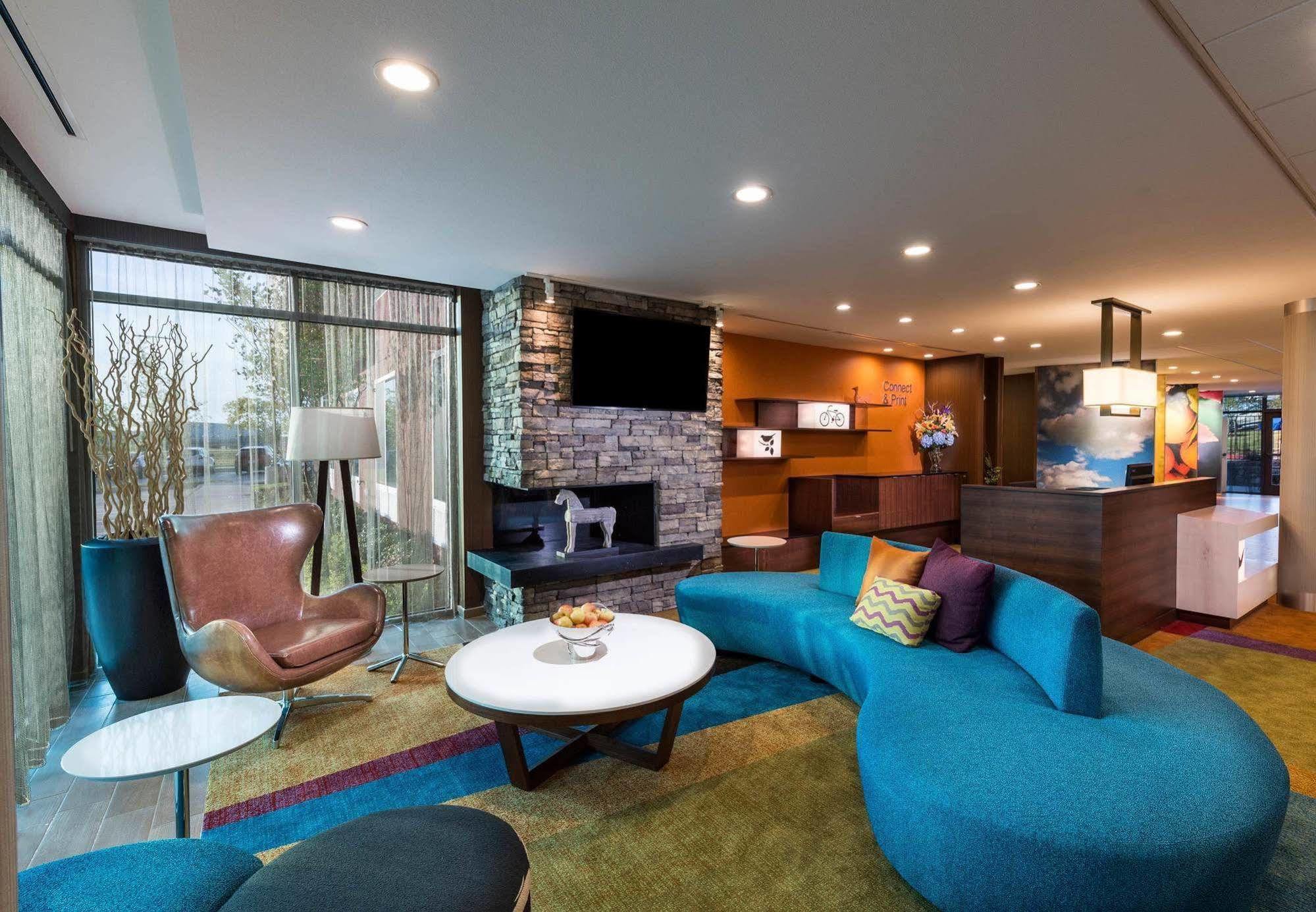 Fairfield Inn & Suites By Marriott Dallas Уаксахачи Екстериор снимка