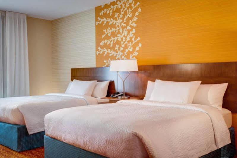 Fairfield Inn & Suites By Marriott Dallas Уаксахачи Екстериор снимка